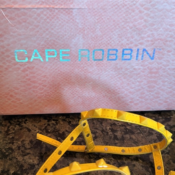 Cape Robbin Yellow Strappy gladiator Sandals EUC 8.5 - Picture 7 of 8